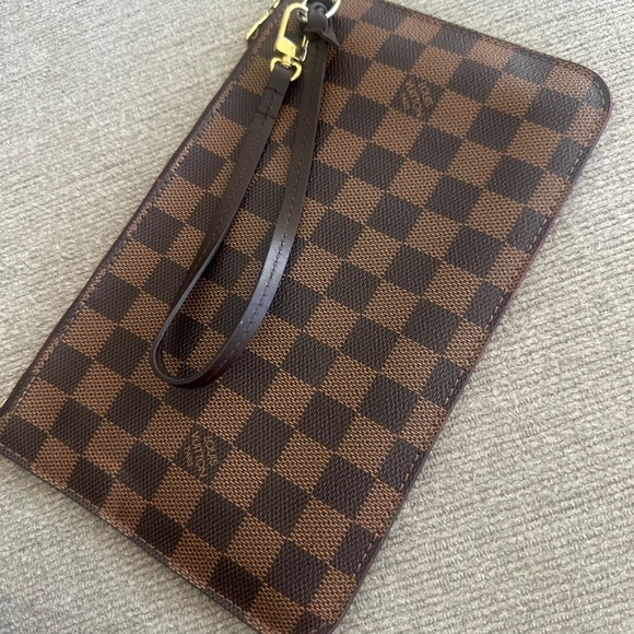 Authentic Louis Vuitton Damier Ebene Pouch - Picture 3 of 13